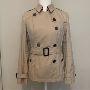 BURBERRY short double breasted trench coat